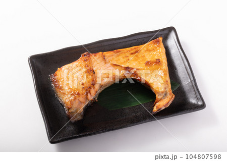 銀鮭カマの塩麹焼き 銀鮭カマの塩麹焼き 104807598