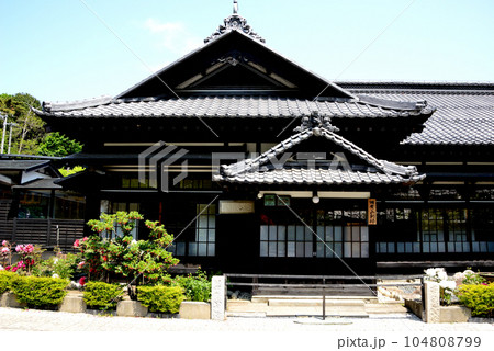 小樽市 にしん御殿旧青山別邸(玄関側) 小樽市 にしん御殿旧青山別邸(玄関側) 104808799