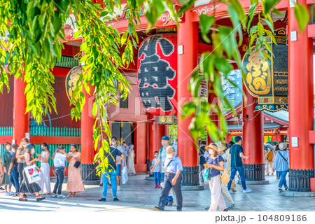 東京の都市風景　浅草寺 104809186