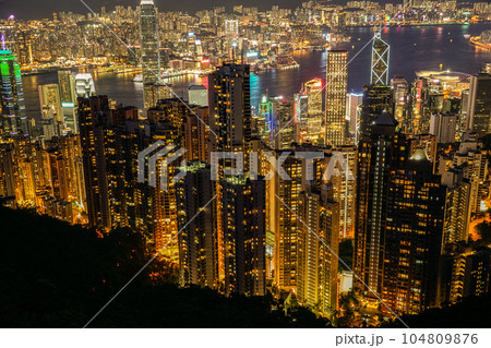 ヴィクトリアピークから見える香港の夜景 ヴィクトリアピークから見える香港の夜景 104809876