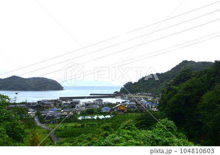 雨模様の肥薩おれんじ鉄道、湯浦駅から八代駅までの車窓風景(2022年) 雨模様の肥薩おれんじ鉄道、湯浦駅から八代駅までの車窓風景(2022年) 104810603