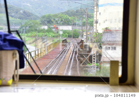 雨模様の肥薩おれんじ鉄道、薩摩大川駅から出水駅までの車窓風景(2022年) 雨模様の肥薩おれんじ鉄道、薩摩大川駅から出水駅までの車窓風景(2022年) 104811149