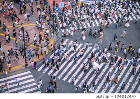 日本の東京都市景観 7月。5類移行2か月過ぎ…賑わう渋谷。ほぼマ無しになり、感染爆発はない=9日 日本の東京都市景観 7月。5類移行2か月過ぎ…賑わう渋谷。ほぼマ無しになり、感染爆発はない=9日 104812447