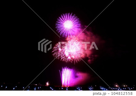 大曲花火大会 2022　雨天決行花火　第94回全国花火競技大会 8月27日 秋田県大仙市 104812558