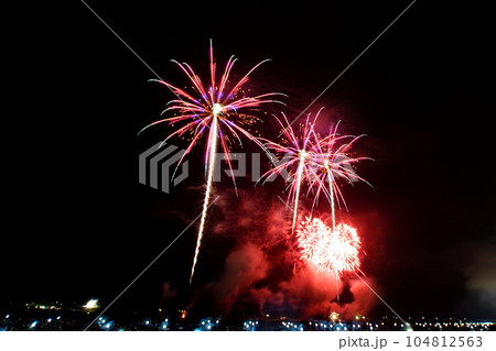 大曲花火大会 2022　雨天決行花火　第94回全国花火競技大会 8月27日 秋田県大仙市 104812563