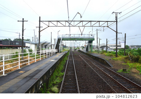 雨模様の肥薩おれんじ鉄道、出水駅から湯浦駅までの車窓風景(2022年) 104812623