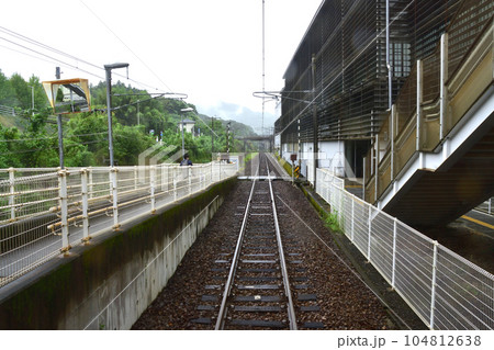 雨模様の肥薩おれんじ鉄道、出水駅から湯浦駅までの車窓風景(2022年) 雨模様の肥薩おれんじ鉄道、出水駅から湯浦駅までの車窓風景(2022年) 104812638