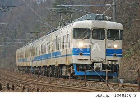 北陸本線 津幡ー倶利伽羅 JR西日本 413系 B03+B07編成(金沢) 北陸本線 津幡ー倶利伽羅 JR西日本 413系 B03+B07編成(金沢) 104815045