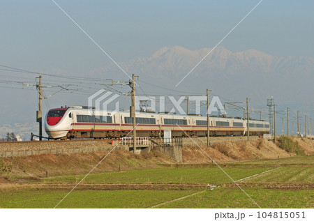 北陸本線 水橋ー東富山 JR西日本+北越急行 681系 W11編成(金沢)+N01編成 はくたか 北陸本線 水橋ー東富山 JR西日本+北越急行 681系 W11編成(金沢)+N01編成 はくたか 104815051