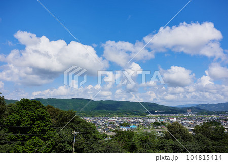 天神池展望所から見る薩摩川内市の街並み 104815414