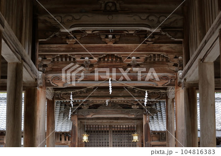 四方殿と拝殿のすばらしい彫刻（猿投神社　愛知県 豊田市） 104816383