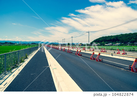 幹線道路の4車線化工事 埼玉県道27号東松山鴻巣線 2023.07 a-3 暖色寒色強調 幹線道路の4車線化工事 埼玉県道27号東松山鴻巣線 2023.07 a-3 暖色寒色強調 104822874