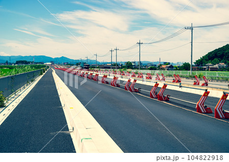 幹線道路の4車線化工事 埼玉県道27号東松山鴻巣線 2023.07　b-3 暖色寒色強調 104822918