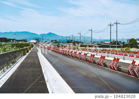 幹線道路の4車線化工事 埼玉県道27号東松山鴻巣線 2023.07 c-2 フィルム調 幹線道路の4車線化工事 埼玉県道27号東松山鴻巣線 2023.07 c-2 フィルム調 104823020