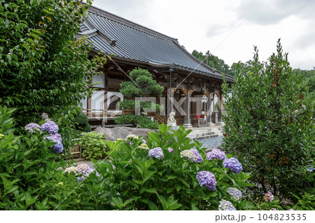 虫封じで有名な高根山閑心院大山寺本堂【茨城県城里町】 虫封じで有名な高根山閑心院大山寺本堂【茨城県城里町】 104823535