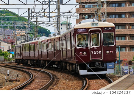 【能勢電鉄】7200系（妙見線：滝山駅） 104824237