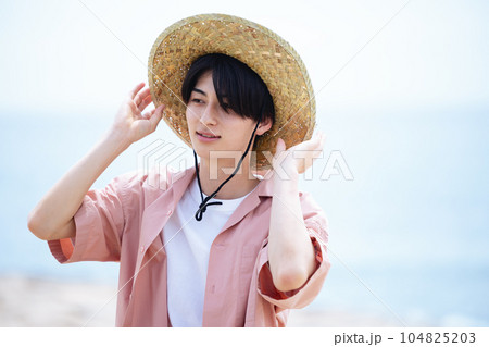 男性　ポートレート 104825203