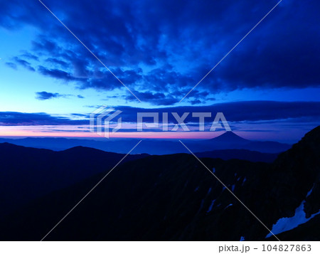北岳から富士山 104827863