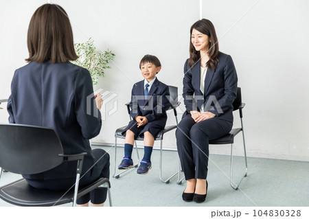 親子面接　Parent-child interview 104830328
