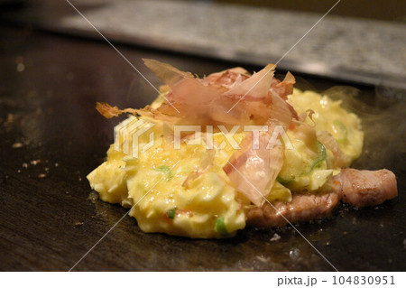 大阪名物お好み焼き 大阪名物お好み焼き 104830951