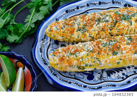 メキシコ料理のエローテ　Elote Mexicano 104832365
