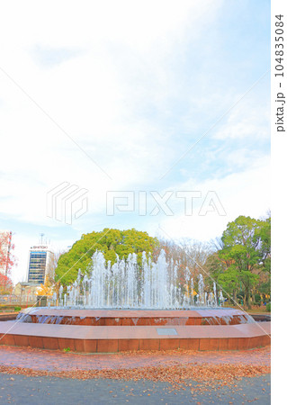 名古屋市、吹上公園噴水の風景 104835084