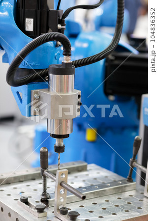 automated robotic drilling and tapping machine 104836352