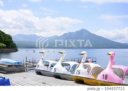 夏の支笏湖（ボート乗り場） 104837721