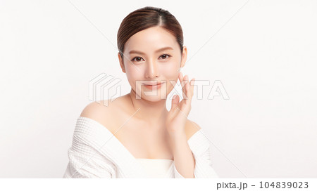 Beautiful young asian woman with clean fresh skin on white background, Face care, Facial treatment, Cosmetology, beauty and spa, Asian women portrait. 104839023