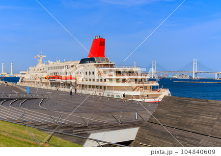 神奈川県　横浜市　横浜港大さん橋に入港中のにっぽん丸 104840609