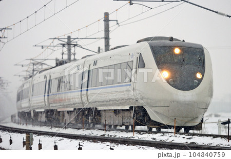 北陸本線 美川ー加賀笠間 JR西日本 681系 T18+T22編成(金沢) サンダーバード 北陸本線 美川ー加賀笠間 JR西日本 681系 T18+T22編成(金沢) サンダーバード 104840759