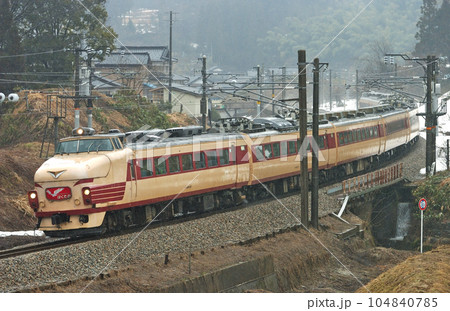 北陸本線　石動ー倶利伽羅　JR西日本　489系　H02編成（金沢）　はくたか 104840785