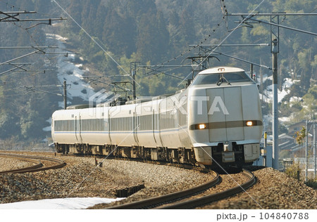 北陸本線　津幡ー倶利伽羅　JR西日本　683系　T21編成（金沢）　サンダーバード 104840788