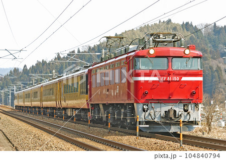 北陸本線　倶利伽羅ー津幡　JR東日本　EF81-143（長岡）＋14系（長野）　浪漫 104840794