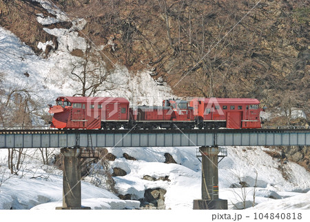 大糸線　北小谷ー中土　JR西日本　DD16-304（糸魚川） 104840818