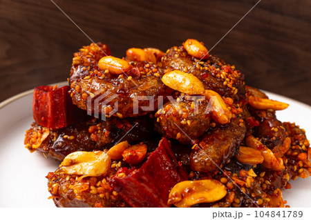 Kung Pao Shrimp with Spicy and Salty Sauce 104841789