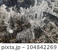 畑の氷柱 104842269