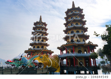 台湾 高雄市 龍虎塔 104844549