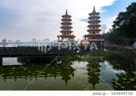 台湾 高雄市 龍虎塔 104844550