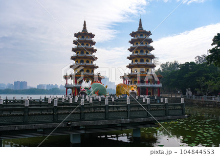 台湾 高雄市 龍虎塔 台湾 高雄市 龍虎塔 104844553