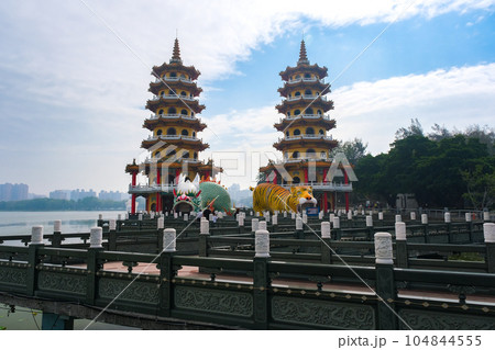 台湾 高雄市 龍虎塔 台湾 高雄市 龍虎塔 104844555