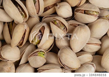 Group of pistachio close up Group of pistachio close up 104846038