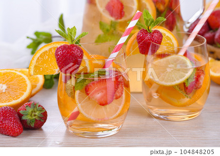 Summer Sangria cocktail 104848205