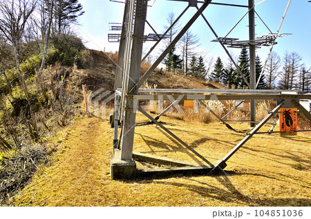 道志山塊の石割山 送電線鉄塔の分岐 道志山塊の石割山 送電線鉄塔の分岐 104851036