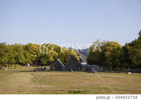 芝生の公園 104852738
