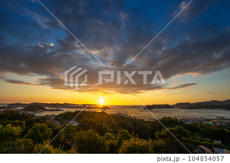 長崎の夕陽 104854057