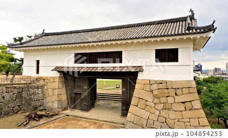 福山城筋鉄御門 104854253