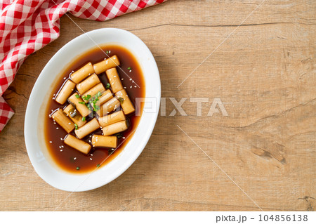 Spicy Jjajang Tteokbokki or Korean rice cake in spicy black bean sauce 104856138