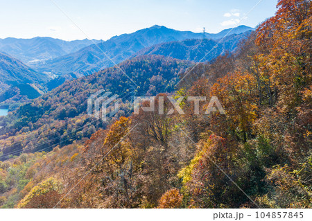 新潟湯沢町 紅葉の田代ロープウェーからの眺望 新潟湯沢町 紅葉の田代ロープウェーからの眺望 104857845