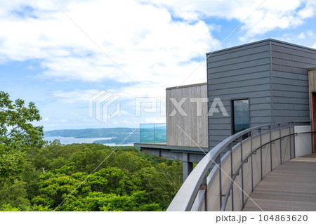 別所岳サービスエリアのスカイデッキから能登島方面の景色|のと里山海道|石川県七尾市 別所岳サービスエリアのスカイデッキから能登島方面の景色|のと里山海道|石川県七尾市 104863620